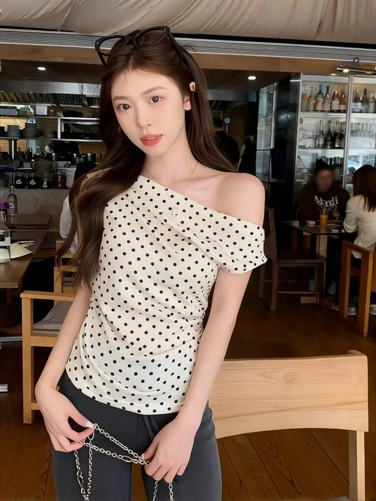 Camiseta sin mangas con un solo hombro y estampado de lunares para mujer, Verano 2026 Elegante top sin hombros sin mangas casual, estilo coreano nuevo
