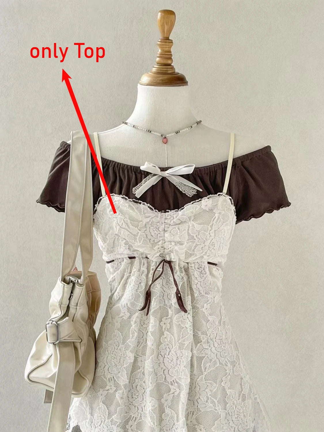 Conjunto de tres piezas de camisola de encaje y manga corta