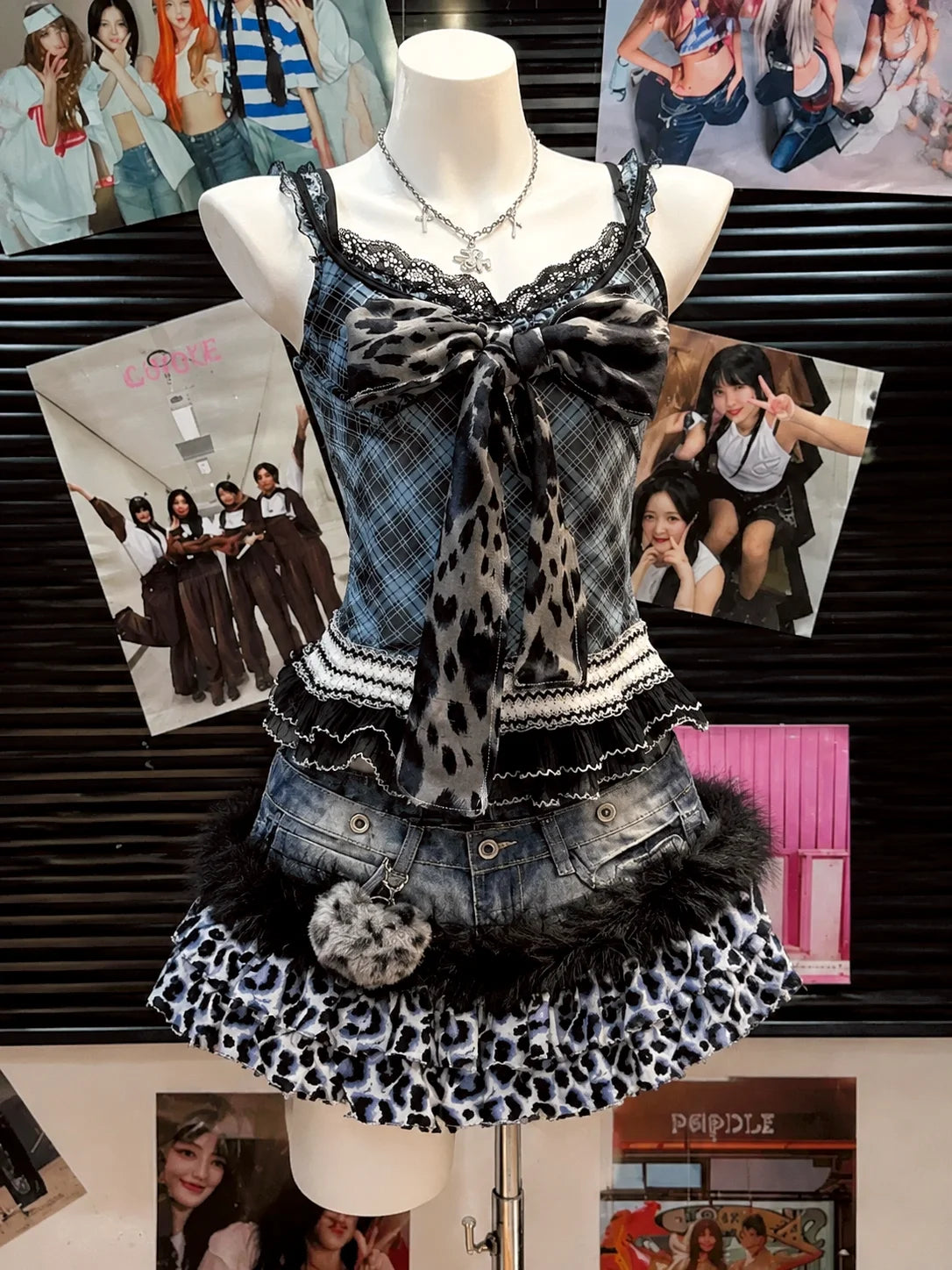 Conjunto de camisola sin mangas y minifalda elegante con estampado de leopardo