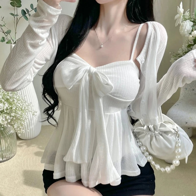 Conjunto de top de tirantes con lazo y cárdigan corto liso elegante