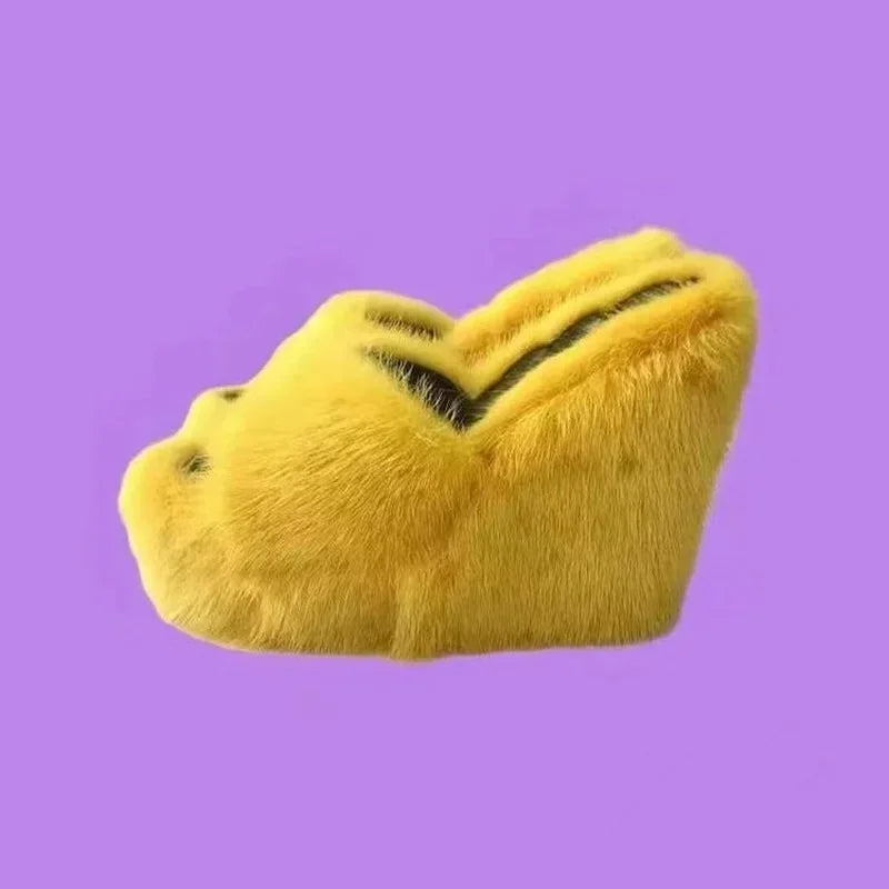 Pantuflas de cuña con pelo