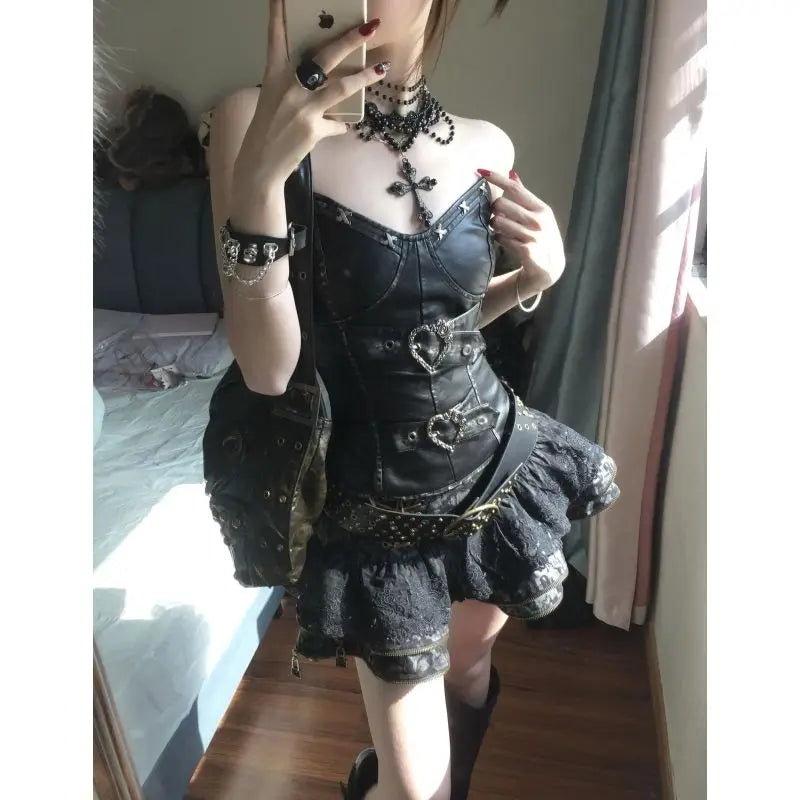 Conjunto de top ajustado y minifalda con diseño de bolsillo