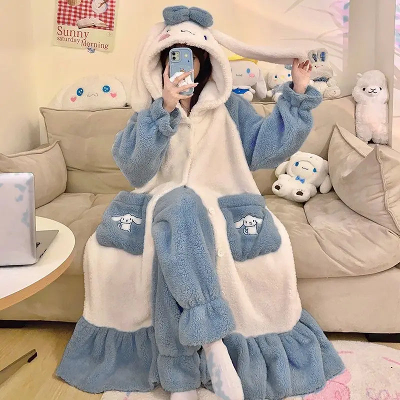 Conjunto de bata y pijama de felpa de anime