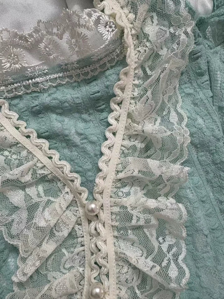 Conjunto de Top de Encaje y Minifalda