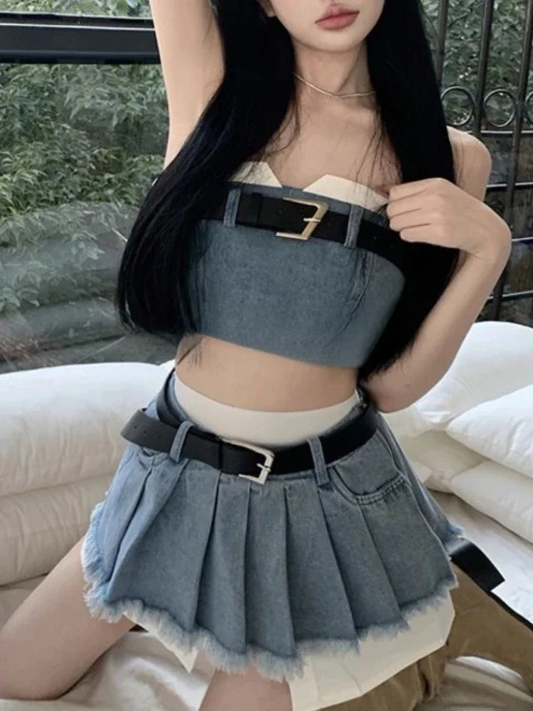 Conjunto de falda vaquera corta y top sin mangas
