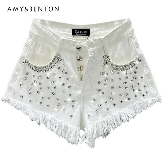 Pantalones cortos de mezclilla con incrustaciones de diamantes