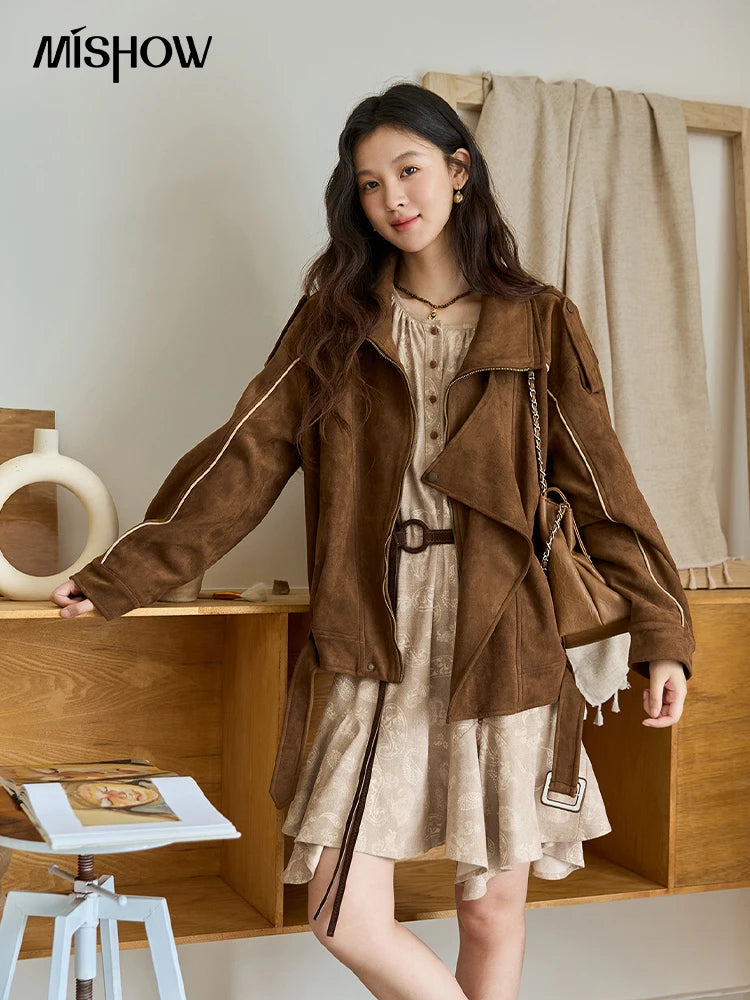 MISHOW Chaqueta Retro de Mujer 2025 Nueva Gabardina Corta Holgada de Gamuza Marrón con Cuello Vuelto y Abertura Ropa de Otoño para Mujer MXE48W0850