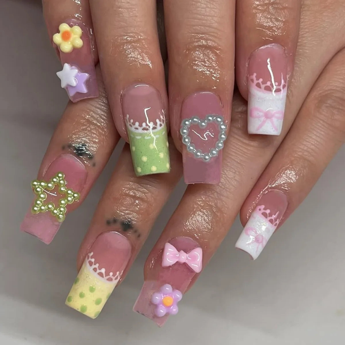 24 unidades de uñas postizas Y2K con estrellas dulces