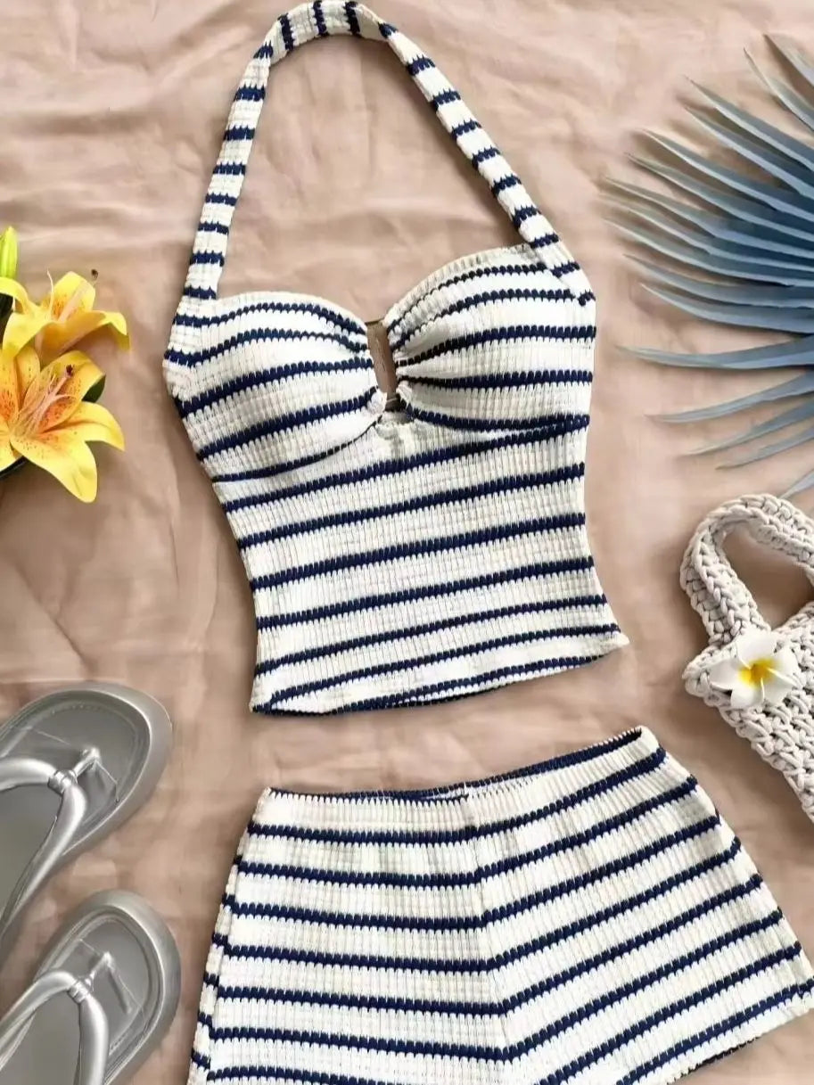 Conjunto de dos piezas de top halter y shorts de punto texturizado