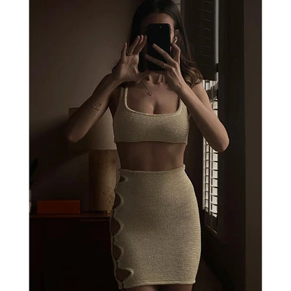Sexy 3 piezas Micro Bikinis 2025 Traje de baño para mujer Traje de baño sólido con falda Bikini brasileño Conjunto de ropa de playa Tanga Biquini