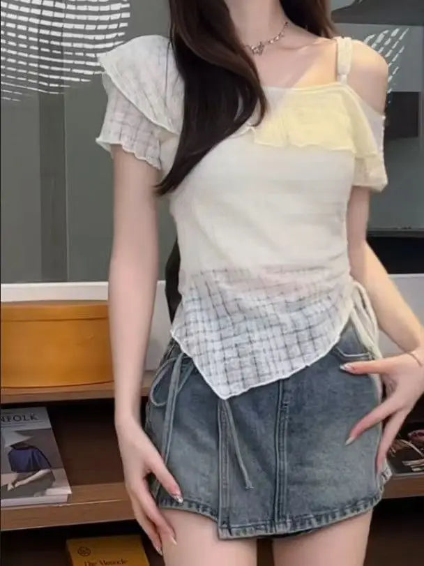 Camiseta de manga corta con volantes irregulares