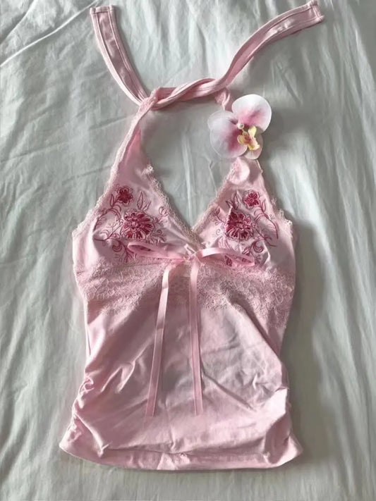 Camiseta sin mangas con cuello halter y encaje