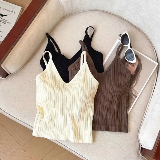Top camisero con cuello de pico