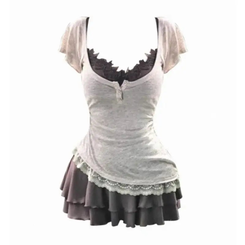 Top Henley de manga corta + Minifalda de volantes superpuestos