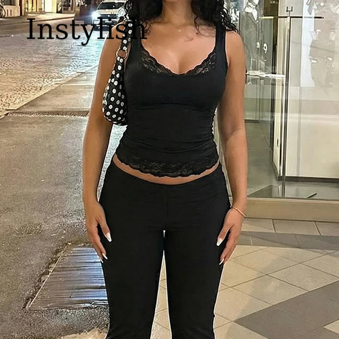 Top corto sin mangas con cuello cuadrado, sin espalda, de encaje con volantes y retazos, sexy y2k a la moda para mujer, ideal para fiestas, vacaciones y verano.