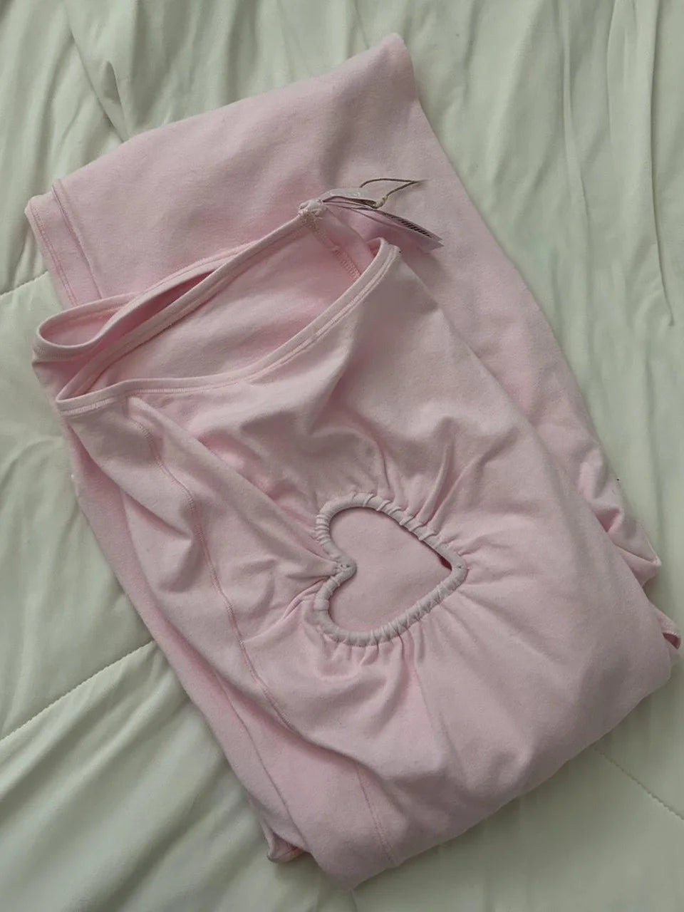 Conjunto de camiseta sin mangas calada con corazón + pantalón