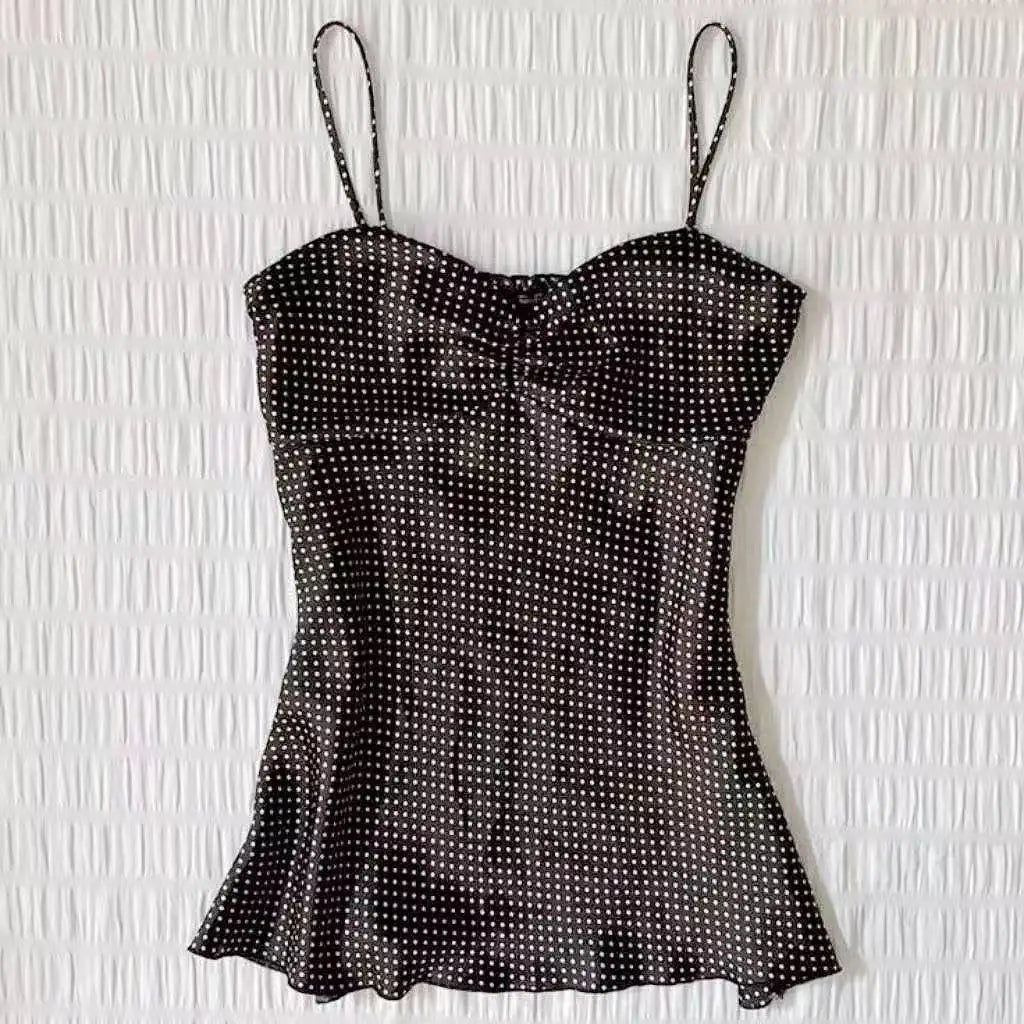 Camiseta sin mangas con cuello halter y encaje