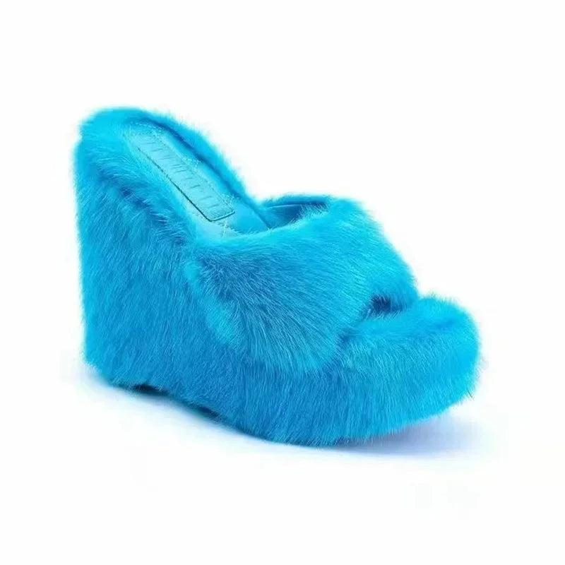 Pantuflas de cuña con pelo
