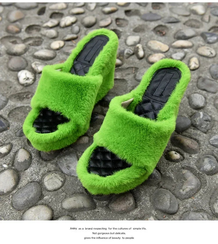Pantuflas de cuña con pelo