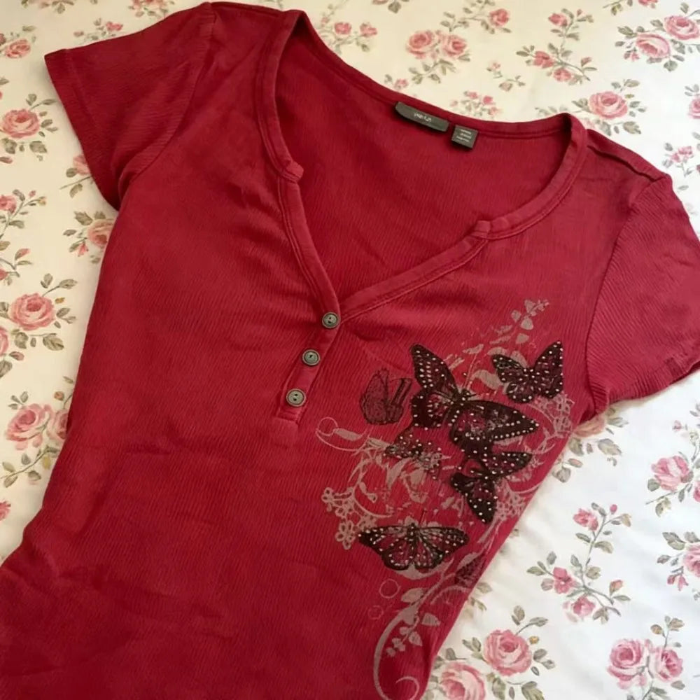 Camiseta estampada de mariposas