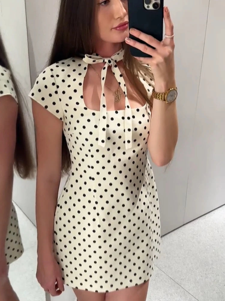 Elegante Minivestido de Lunares con Cordones Vestido Chic de Manga Corta para Dama con Fruncido en la Cintura Vestidos A-line Delgados 2026 Vestidos de Noche para Fiesta de Mujer