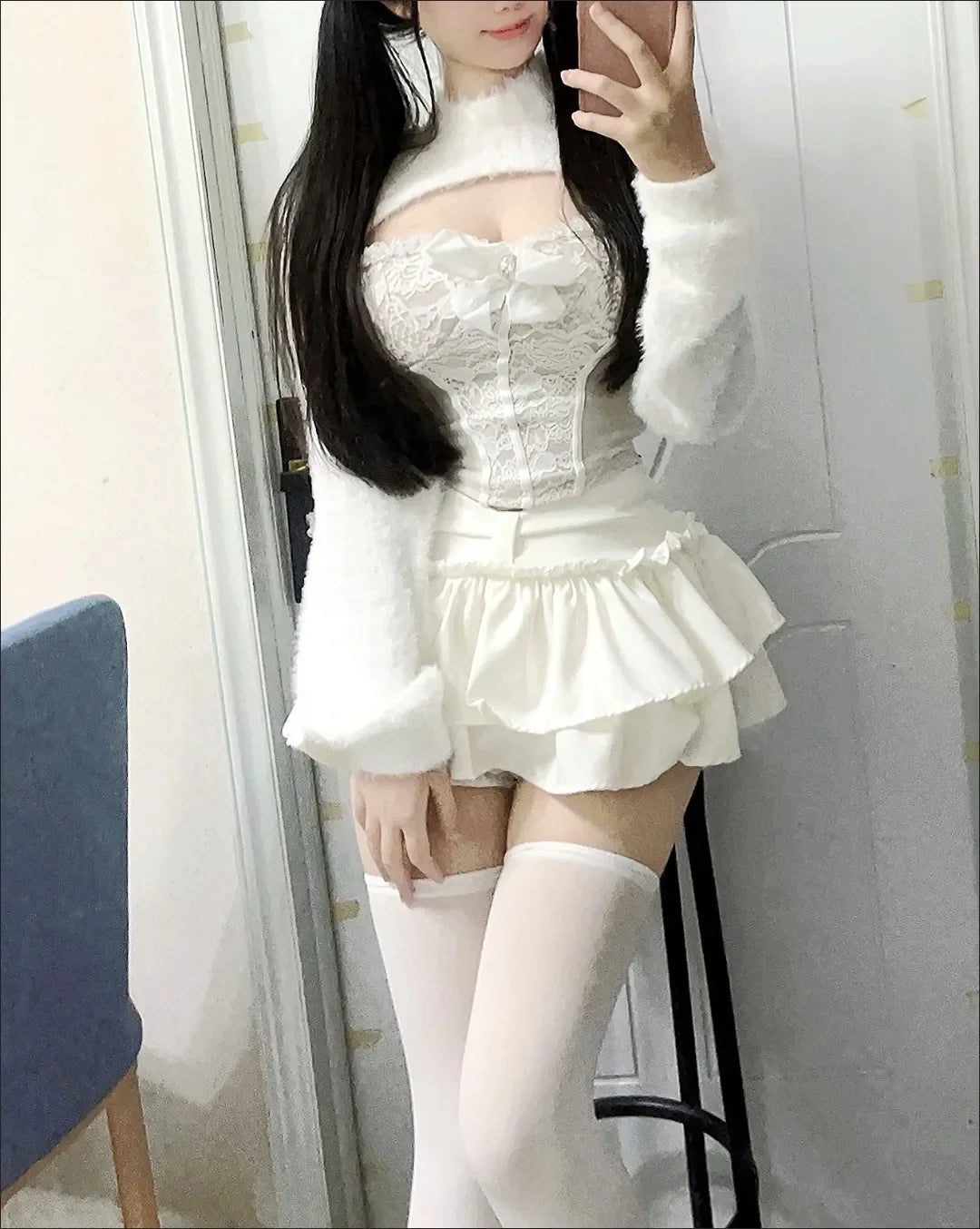 Conjunto de Top Corto + Chaleco con Lazo de Encaje + Minifalda con Volantes