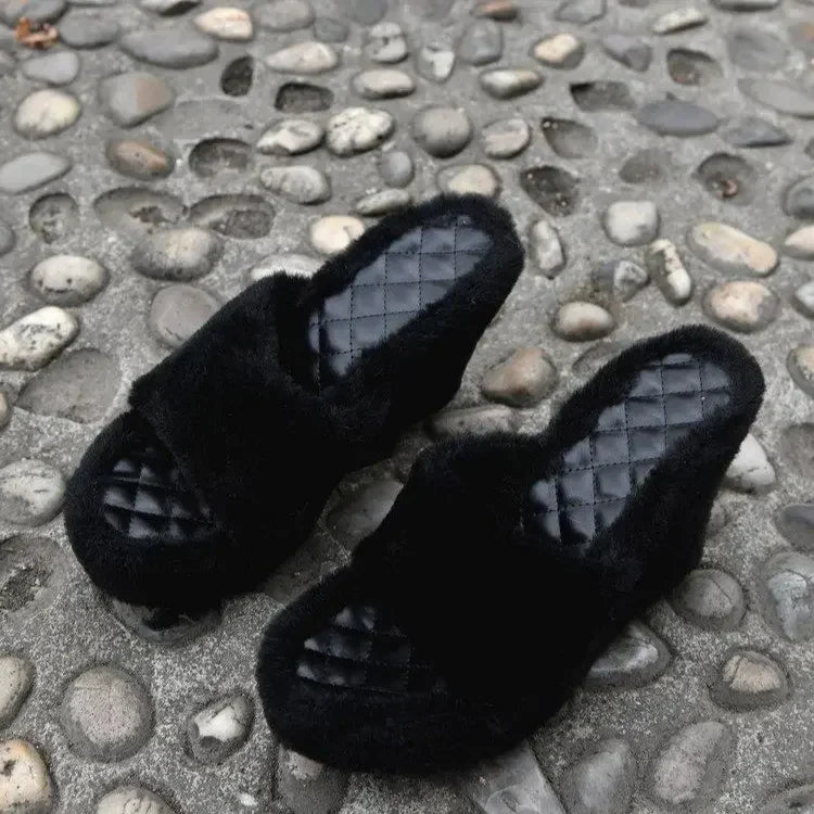 Pantuflas de cuña con pelo