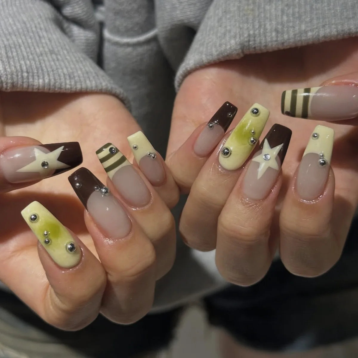 24 unidades de uñas postizas Y2K con estrellas dulces