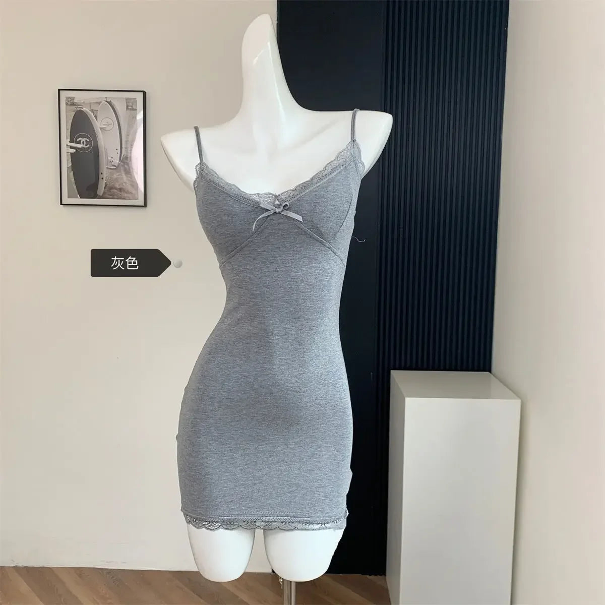 Vestidos sin mangas sexys de encaje para mujer, vestido ajustado coreano de moda, Mini Vestidos con almohadilla para el pecho, ropa de club