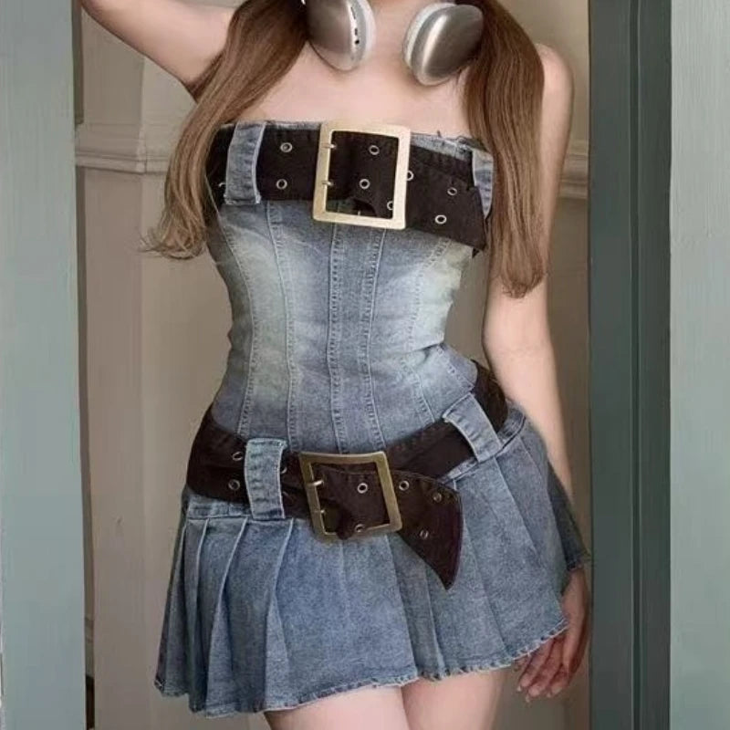 Conjunto de falda vaquera corta y top sin mangas