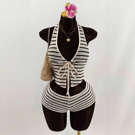 Conjunto de chaleco halter de punto entallado con cordones + shorts a media pierna