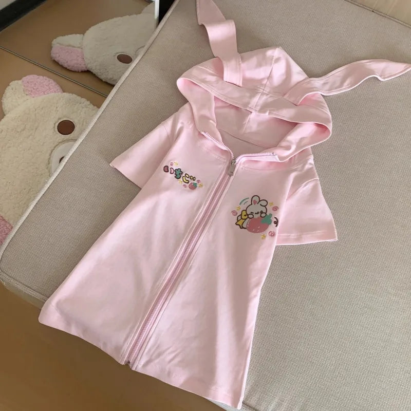 Sudadera con capucha bordada con conejo