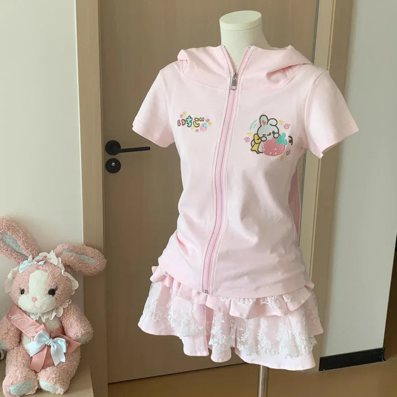 Sudadera con capucha bordada con conejo
