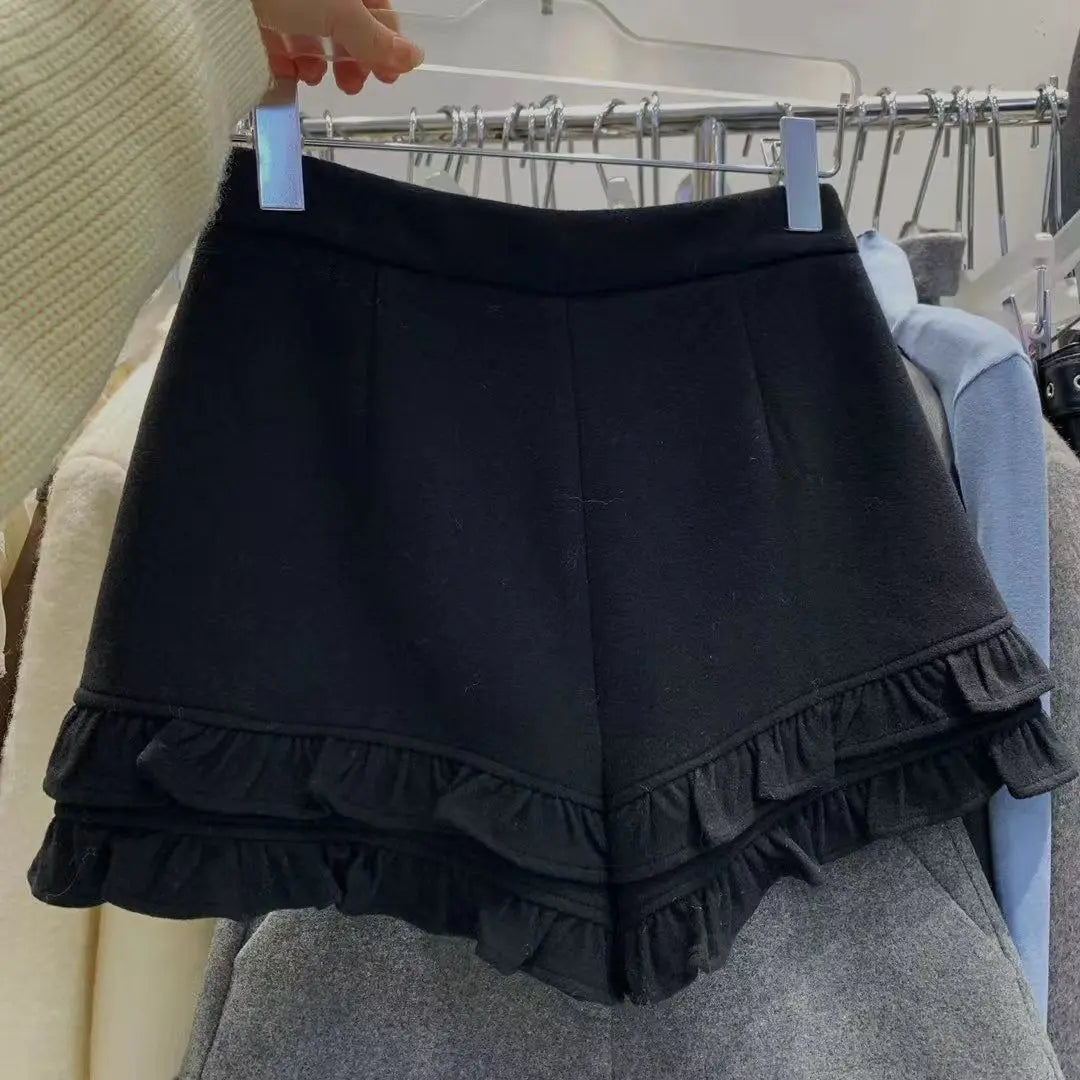 Pantalones cortos de lana, anchos y de encaje