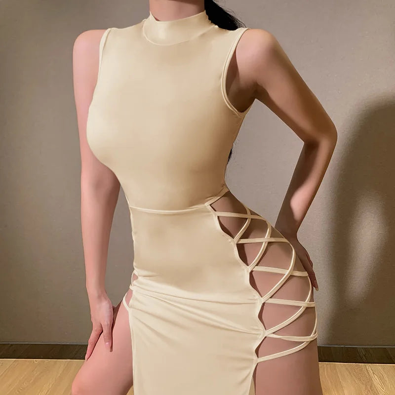 Vestido con cuello redondo y vendaje cruzado
