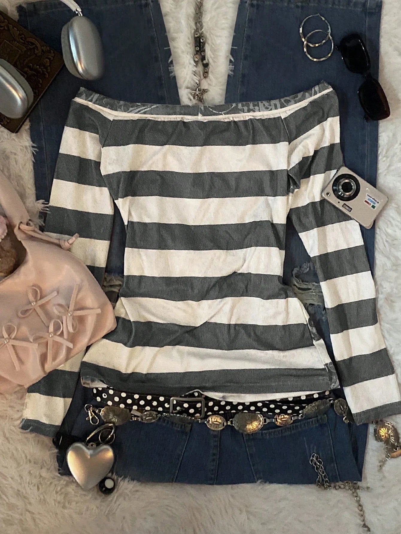 Angel Heart Print Striped One-Shoulder Long-Sleeved T-Shirt