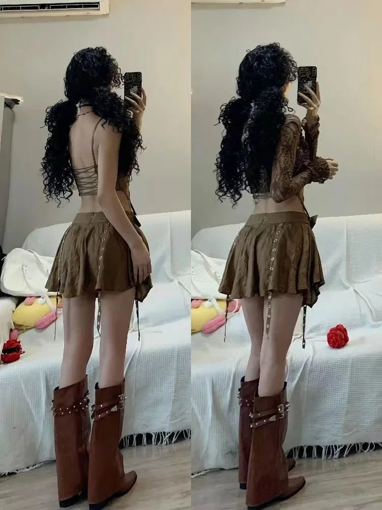Conjunto de 3 piezas: Corsé de encaje marrón moca, Bolero de manga acampanada con lazo frontal y Minifalda escalonada con cinturón de ojales
