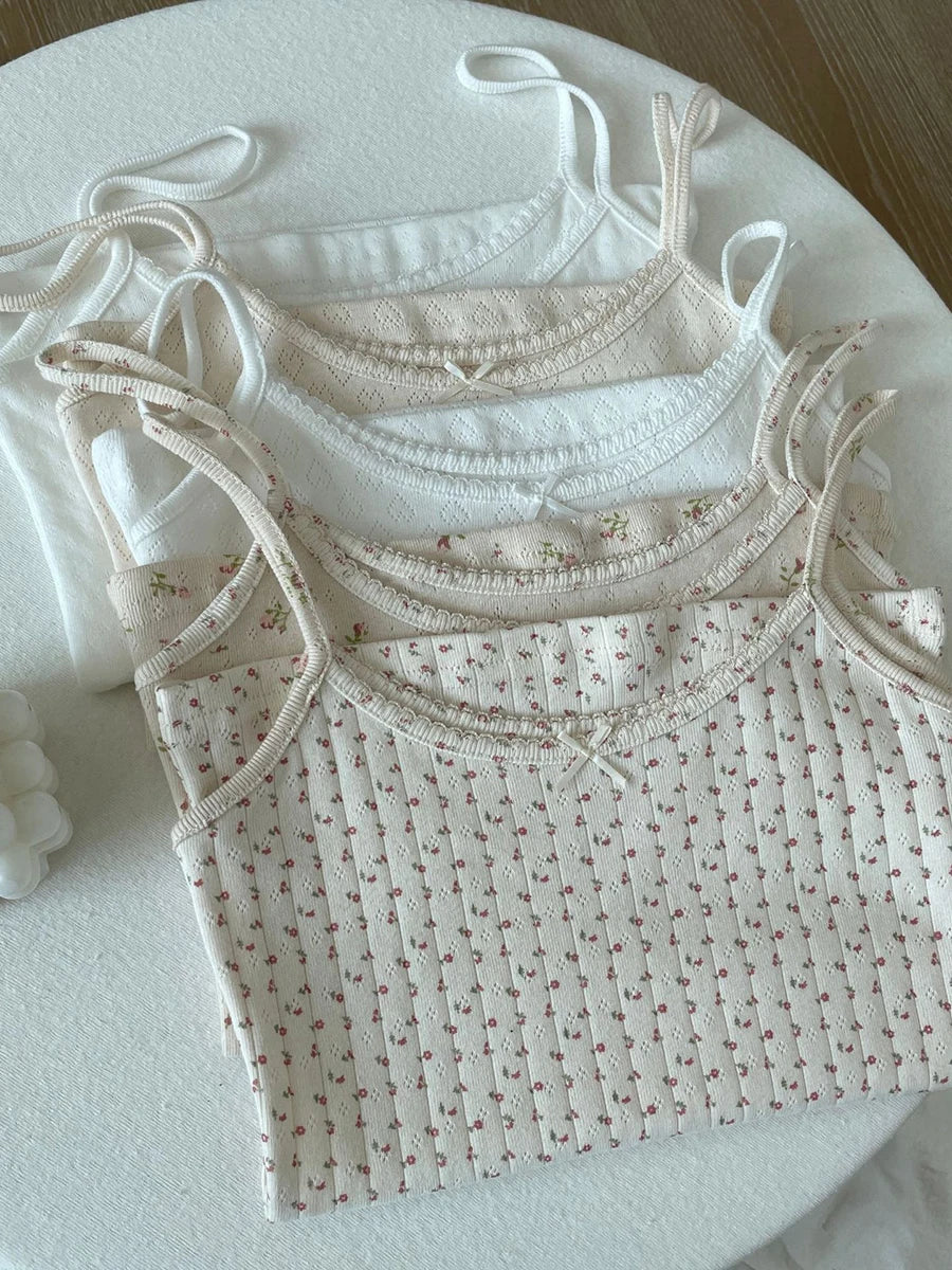 Top corto Floral con ojetes y lazo