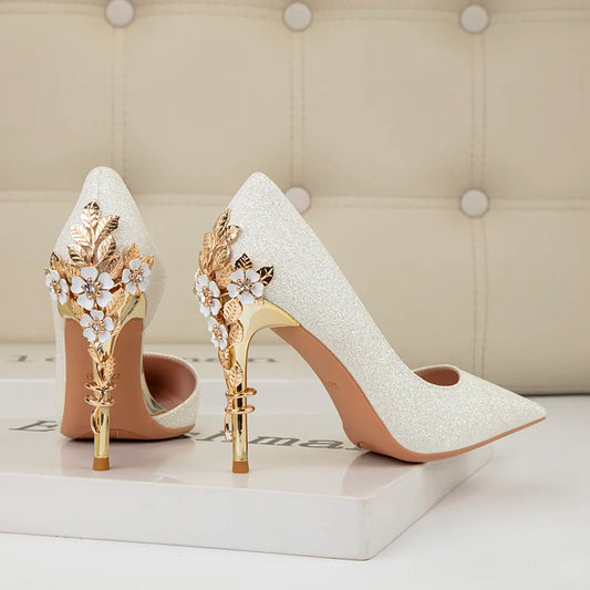 Zapatos de tacón de seda con pedrería