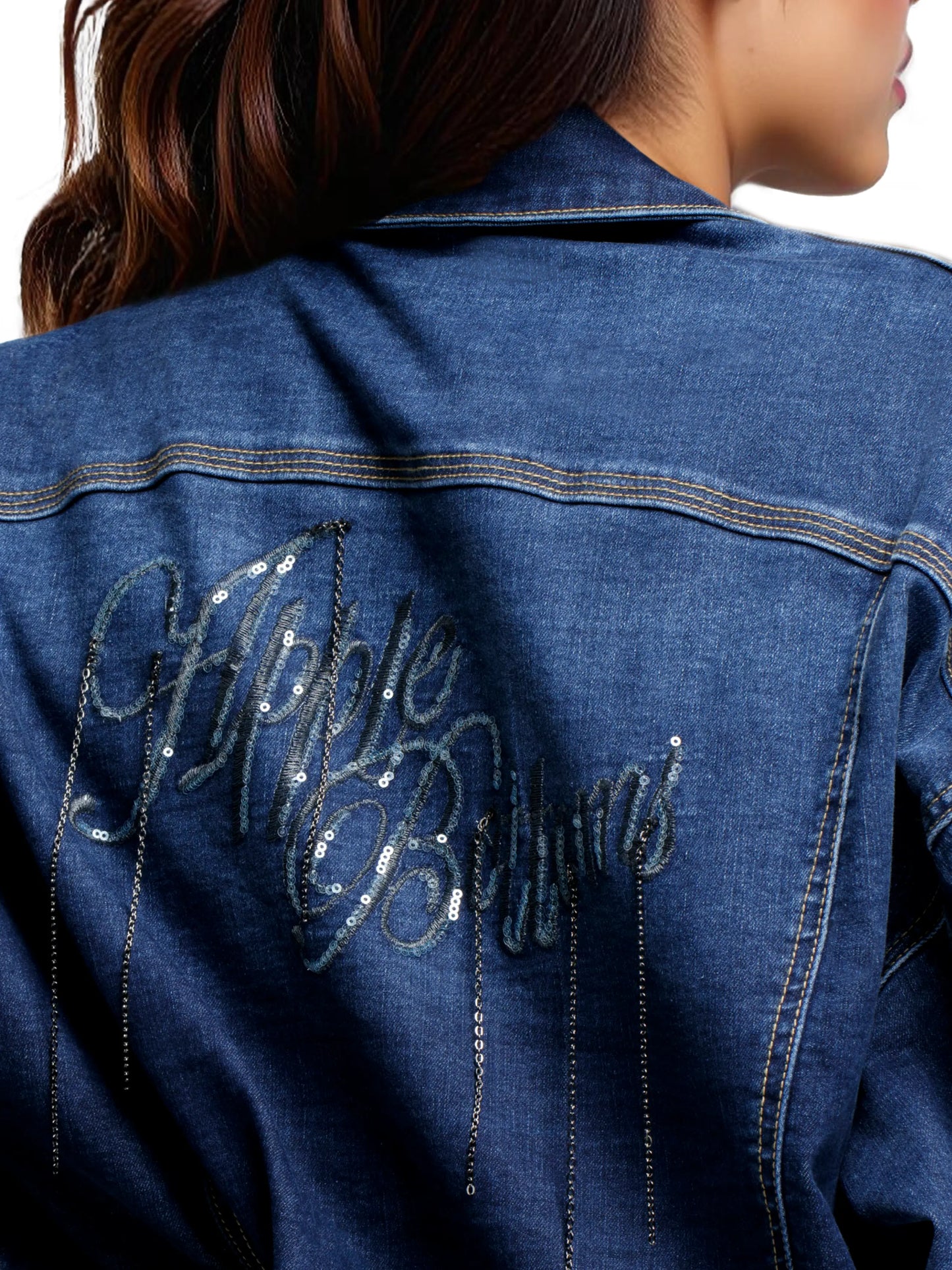 Chaqueta corta con cadena